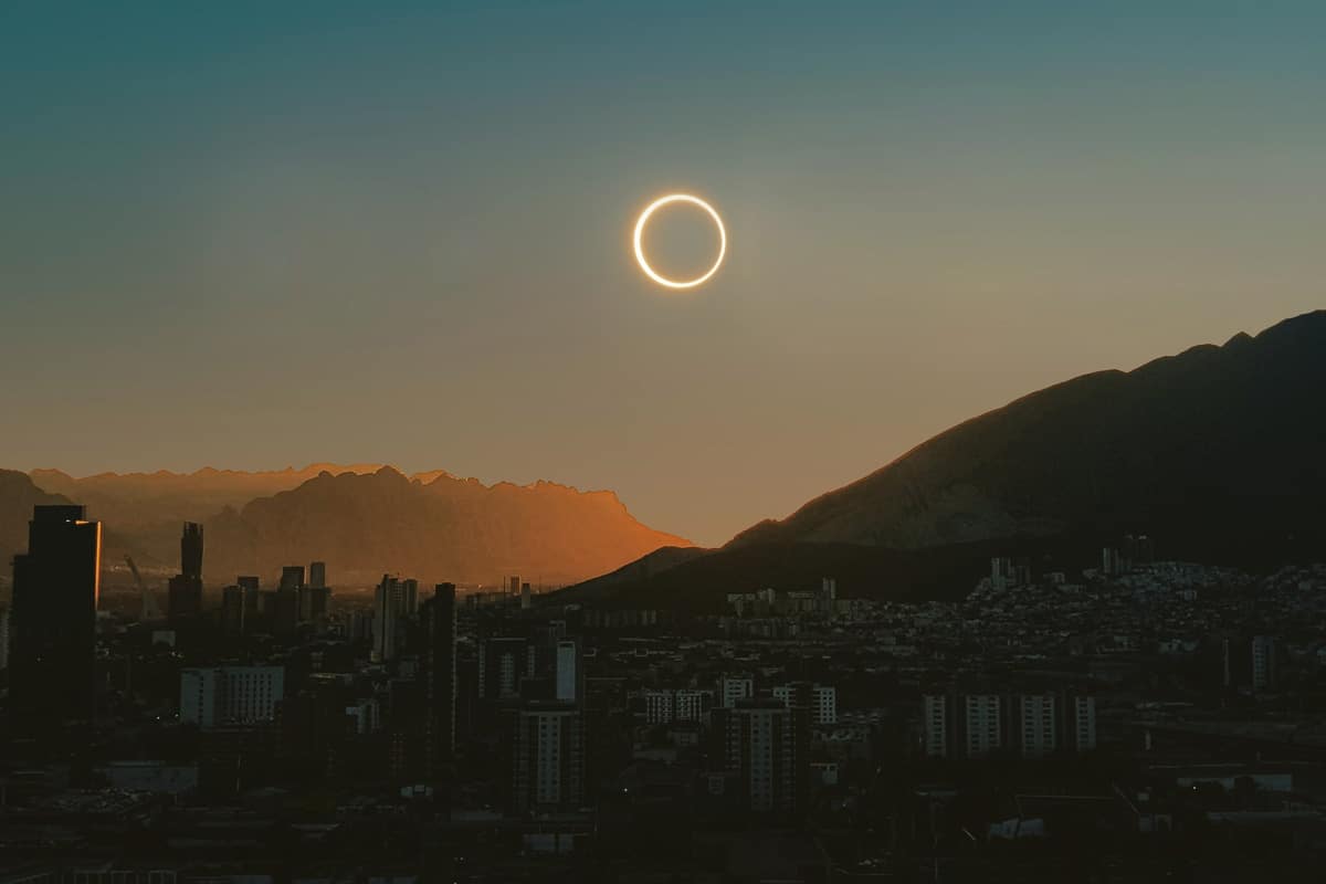 Eclipse Solar 2023 Monterrey Image to u